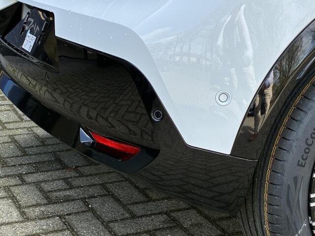 Nissan MICRA ADVANCE - Launch Edition 52 kWh Nieuw uit voorraad leverbaar | Navigatiesysteem | Apple CarPlay & Android Auto | Achteruitrijcamera | Parkeersensoren voor- en achter | Climate Control | Fabrieksgarantie