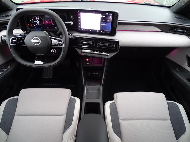 Nissan MICRA EVOLVE 52 kWh | 10 jr garantie!|18 INCH VELGEN / INTERIEUR CHILL / TWO-TONE METALLIC LAK