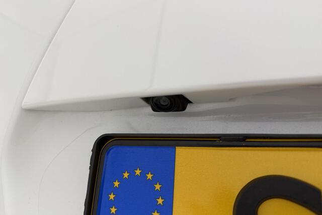 Nissan MICRA 0.9 IG-T N-Connecta 90pk | Navigatie | Camera | Trekhaak | Cruise Control | Climate Control | Bluetooth | Lichtmetalen Velgen