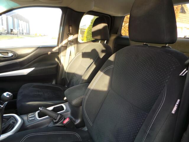 Nissan NAVARA 2.3 dCi 4X4 N-Connecta King Cab Airco,Cruise,Navigatie,Lm velgen,Enz 3500kg trekken