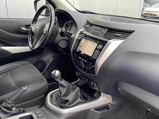Nissan NAVARA 2.3 dCi N-Connecta King Cab + Diff. Lock Navigatie, Climate Control, Cruise Control, Trekhaak, Achteruitrijcamera, 18" Lm,