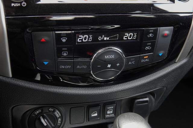 Nissan NAVARA 2.3dCi 190Pk Aut. | Double Cab | 5-Persoons | N-Connecta | 4WD | Achteruitrijcamera | Treeplanken | 18''