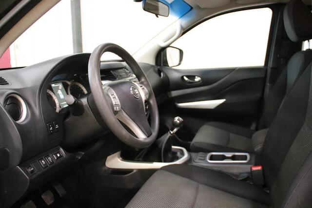 Nissan NAVARA 2.3 dCi PICK UP 4X4 3500KG trekvermogen Nissan NAVARA 2.3 dCi PICK UP 4X4