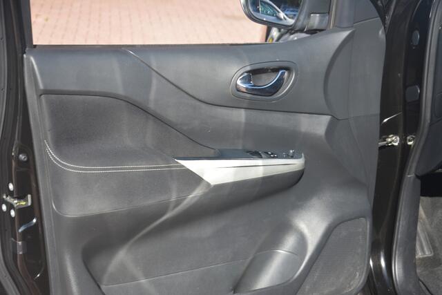 Nissan NAVARA 2.3 dCi N-Connecta King Cab | Navigatie | Camera | 4X4 | Cruise-control | Clima | NL auto!! |