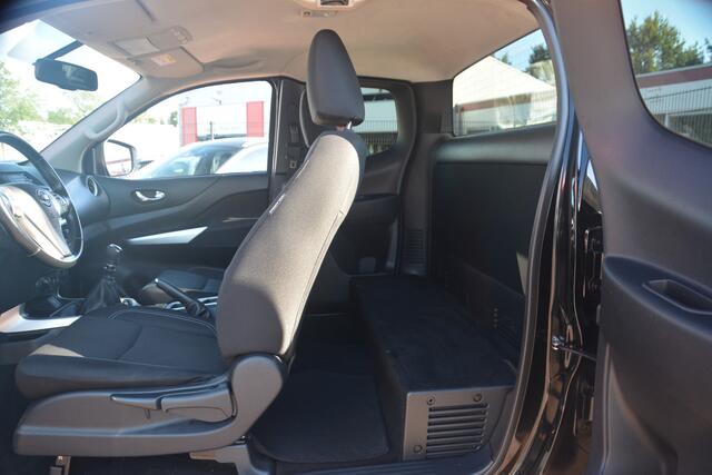 Nissan NAVARA 2.3 dCi N-Connecta King Cab | Navigatie | Camera | 4X4 | Cruise-control | Clima | NL auto!! |