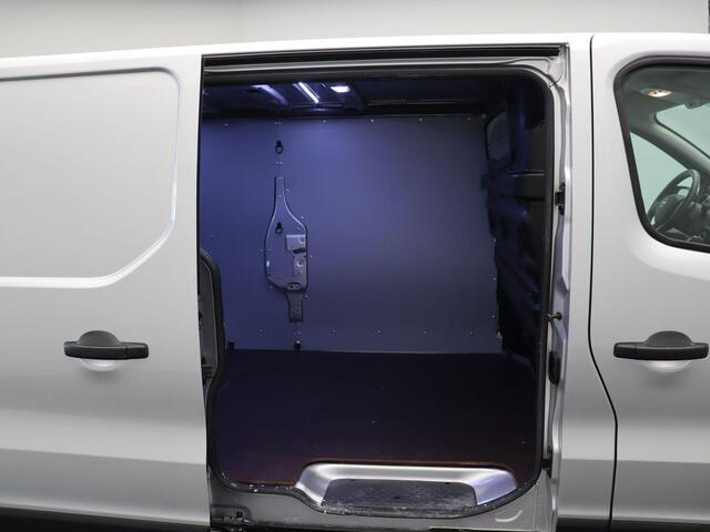 Nissan NV300 2.0 dCi 170 L2H1 Optima | Trekhaak | Automaat | vloer- wandbekleding | Navigatie