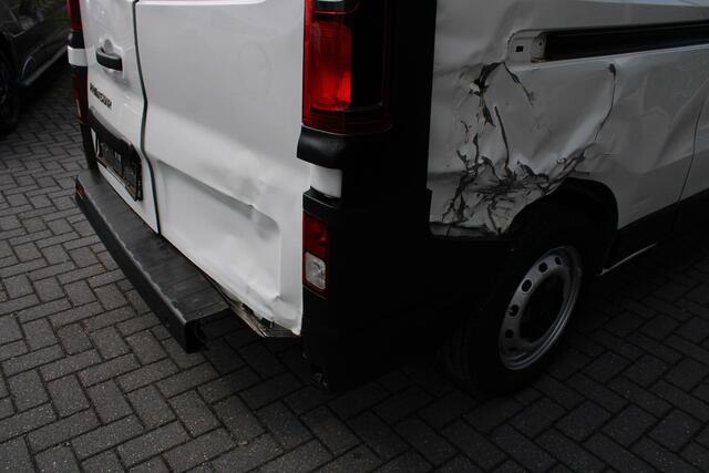 Nissan PRIMASTAR 2.0 dCi L2H1 N-Connecta airco navi cruise 3 zits trafic vivaro