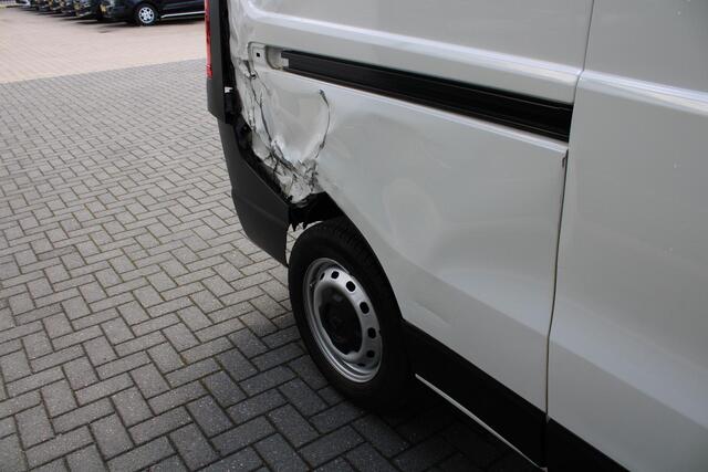 Nissan PRIMASTAR 2.0 dCi L2H1 N-Connecta airco navi cruise 3 zits trafic vivaro