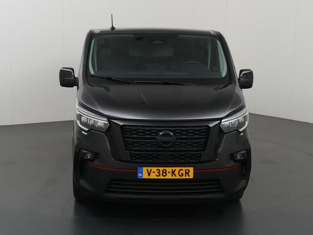 Nissan PRIMASTAR 2.0 dCi | L2 H1 | AUT. | 170 PK | SPORT | NL AUTO | LEREN BEKLEDING | 2X ZIJSCHUIFDEUR | NAVIGATIE | CRUISE | AIRCO | CAMERA | TREKHAAK | METALLIC | LED LAMPEN | CARPLAY EN ANDROID AUTO