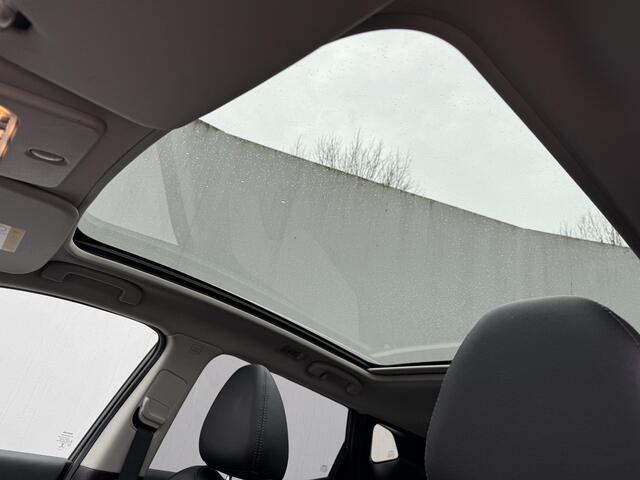 Nissan QASHQAI 1.6 Tekna / Panoramadak / Navigatie / 360 Graden camera / Stoel- en voorruitverwarming