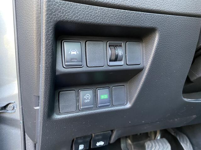 Nissan QASHQAI 1.3 DIG-T Tekna Navigatie/Cruisecontr./Panoramadak/Climatecontrole/Keyless Entry met Start/Led verl./L/M 19 Inch/Parkeer assistent met sensoren v+a/Stoelverw./Leder multifunction. stuur/Audio/CD met DAB /Kop