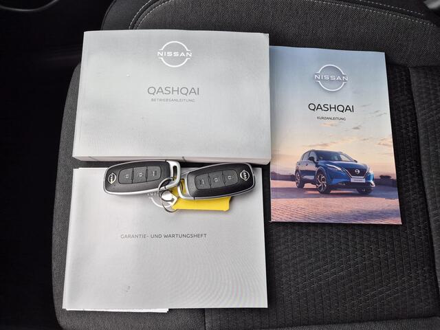 Nissan QASHQAI 1.3 MHEV Xtronic N-Connecta Automaat / Elektrische bedienbare achterklep / Trekgewicht 1800 Kg / Apple Carplay Android Auto / Cold Pack Stuur-, Stoel en Voorruitverwarming / Rondomzicht camera /