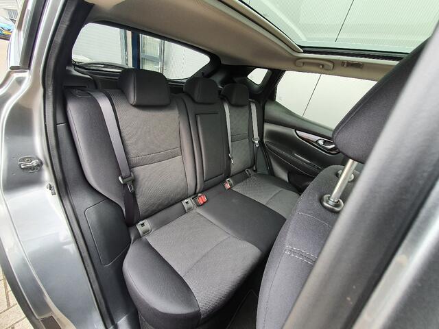 Nissan QASHQAI 1.2 N-Connecta Navigatie, Climate Control, Cruise Control, 360 Camera, 18"Lm