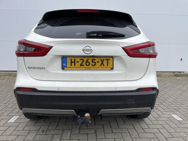 Nissan QASHQAI 1.3 DIG-T Tekna Trekhaak / Parkeersensoren / Navigatie / Voorraam verwarming / Stoelverwarming /