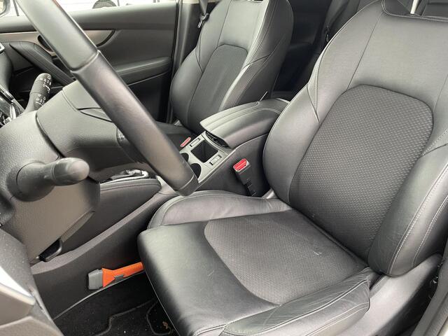 Nissan QASHQAI 1.3 DIG-T Tekna Trekhaak / Parkeersensoren / Navigatie / Voorraam verwarming / Stoelverwarming /