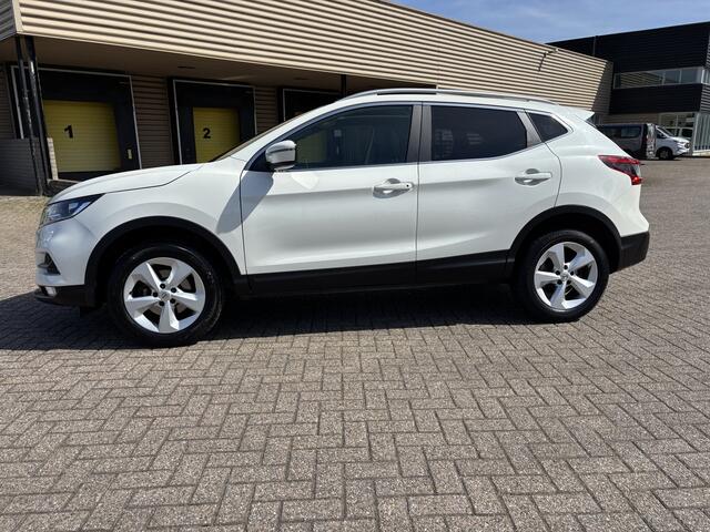Nissan QASHQAI 1.2 N-Connecta [ Panodak,fm navi,ecc,lmv,pdc ]