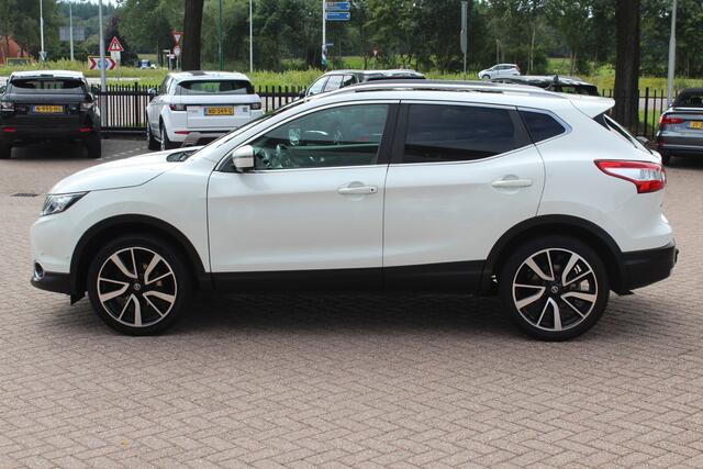 Nissan QASHQAI 1.6 Tekna / Trekhaak / Panoramadak / 360Camera / Leder / Navigatie / Keyless / Dodehoek / Cruise Control / 19'' / Stoelverwarming