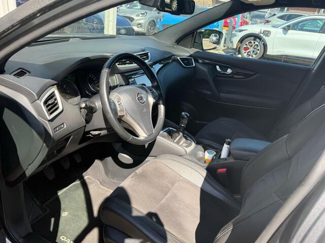 Nissan QASHQAI 1.2 N-Vision 115pk Trekhaak | Panoramadak | 360 graden Camera's | Stoelverwarming | Navigatie | Bluetooth