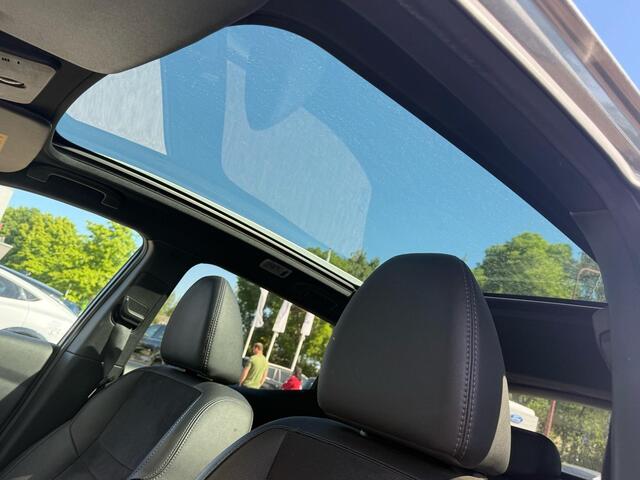 Nissan QASHQAI 1.2 N-Vision 115pk Trekhaak | Panoramadak | 360 graden Camera's | Stoelverwarming | Navigatie | Bluetooth