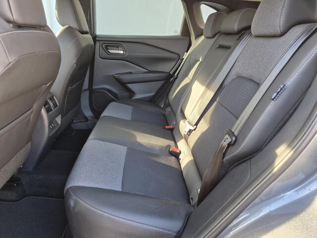 Nissan QASHQAI 1.3 MHEV Xtronic Automaat N-Connecta 158 pk / Nieuw Model / Facelift / Cold Pack / Trekgewicht 1800 Kg / Apple Carplay Android Auto / Lichtmetalen wielen 18" / Draadloze telefoon lader / Adaptief cruise control / Rondomzicht camera /