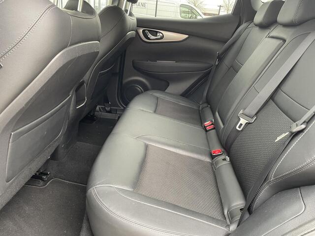 Nissan QASHQAI 1.3 DIG-T Tekna Trekhaak / Parkeersensoren / Navigatie / Voorraam verwarming / Stoelverwarming /