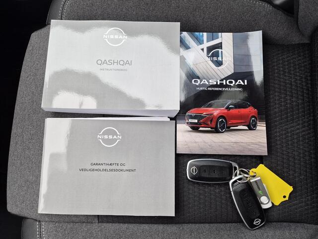 Nissan QASHQAI 1.3 MHEV Xtronic N-Connecta Automaat / HUD / Nieuw model / Facelift / Cold pack / Pack Easy / Elektrische achterklep / Trekgewicht 1800 kg / Stuur- en Stoelverwarming / Rondomzicht camera / Voorruit verwarming /