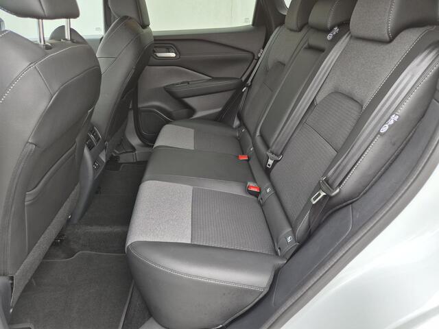 Nissan QASHQAI 1.3 MHEV Xtronic N-Connecta Automaat / HUD / Nieuw model / Facelift / Cold pack / Pack Easy / Elektrische achterklep / Trekgewicht 1800 kg / Stuur- en Stoelverwarming / Rondomzicht camera / Voorruit verwarming /