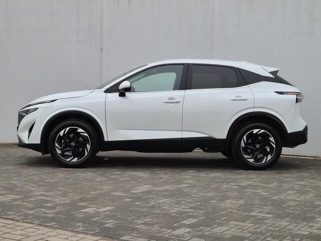 Nissan QASHQAI 1.3 MHEV Xtronic N-Connecta Automaat / HUD / Nieuw model / Facelift / Cold pack / Pack Easy / Elektrische achterklep / Trekgewicht 1800 kg / Stuur- en Stoelverwarming / Rondomzicht camera / Voorruit verwarming /