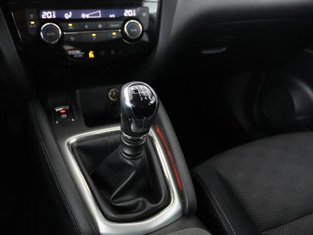 Nissan QASHQAI 1.2 Acenta | Stoelverwarming | Trekhaak | Camera | Navigatie | Climate control | Cruise control | Bluetooth