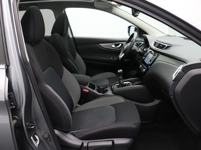 Nissan QASHQAI 1.2 N-Connecta | Panoramisch vast glazen dak | 360 graden camera | Trekhaak | Gescheiden climate control |