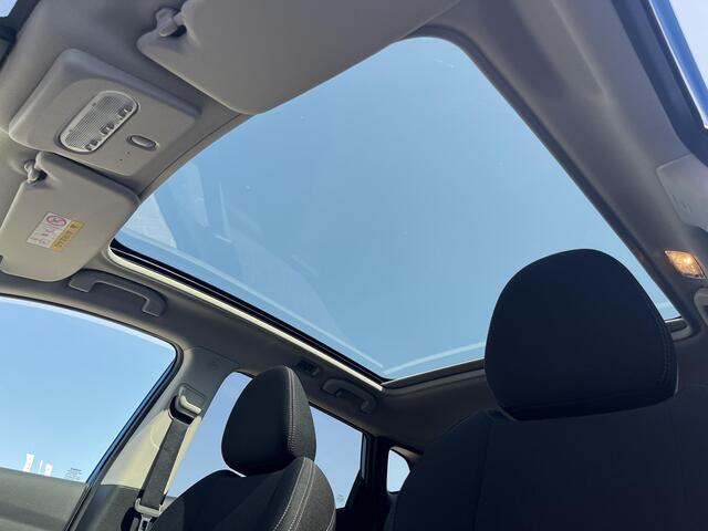 Nissan QASHQAI 1.3 DIG-T N-Connecta Automaat / Trekhaak (Trekgewicht 1.500kg) / 360° Camera / Panorama-dak / Voorruit- en Stoelverwarming voor / Apple Carplay & Android Auto / Navigatie full map / Keyless Entry & Start / Cruise- en Climate Control / DAB Radio