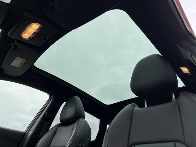 Nissan QASHQAI 1.3 DIG-T Tekna + / Afneembare Trekhaak (Trekgewicht 1.300kg) / Panorama-dak / 360° Camera / Adaptieve Cruise Control / Verwarmde voorstoelen / Apple Carplay & Android Auto / Keyless Entry & Start / Navigatie full map / Bose Premium Audio / Bestuurdersst