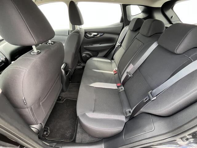 Nissan QASHQAI 1.3 DIG-T Acenta / 100% Dealeronderhouden / Trekhaak (Trekgewicht 1.300kg) / Achteruitrijcamera / Apple Carplay & Android Auto / Verwarmde Voorstoelen en Voorruit / Navigatie full map / Climate- en Cruisecontrol / DAB Radio