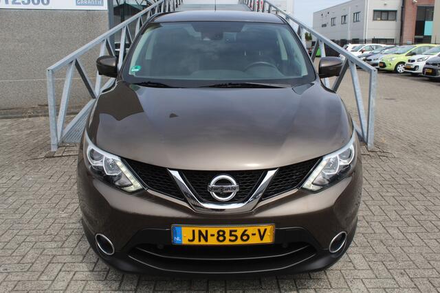 Nissan QASHQAI 1.2 N-Connecta Navigatie/360° camera/Cruise control/Parkeersensoren rondom/Climate control/Keyless/Lane assist/Trekhaak/DAB/Elektrisch inklapbare spiegels/18'' Lichtmetalen velgen.