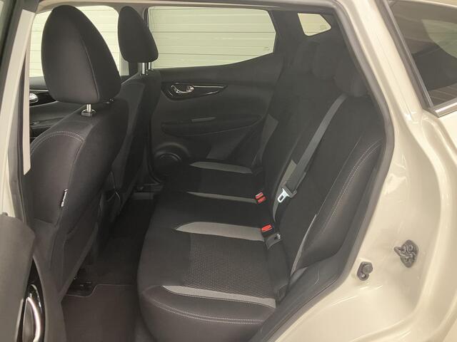 Nissan QASHQAI 1.2 Acenta / Eerste Eigenaar / Dealer Onderhouden / Navigatie / Camera / Dual Zone Climate Control / Cruise Control /
