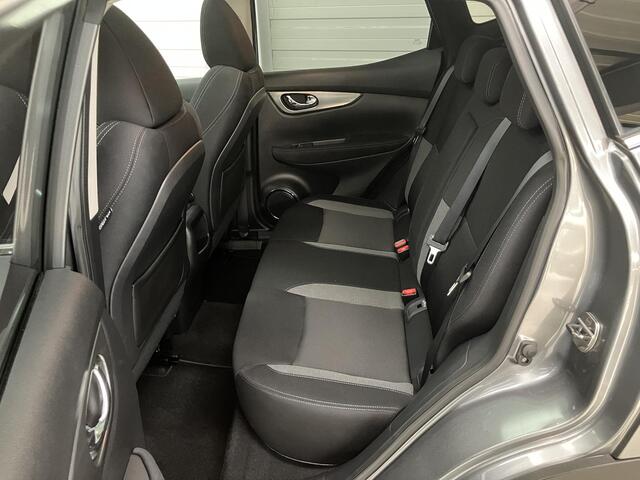 Nissan QASHQAI 1.6 N-Connecta / Panoramadak / Navigatie / 360 Graden Camera / Stoelverwarming / Trekhaak 1500 KG /