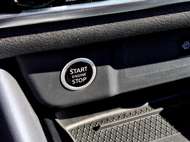 Nissan QASHQAI 1.3 MHEV Tekna / Trekhaak (1400 KG) / Panoramadak / Stoelverwarming / Apple Carplay & Android Auto / Camera