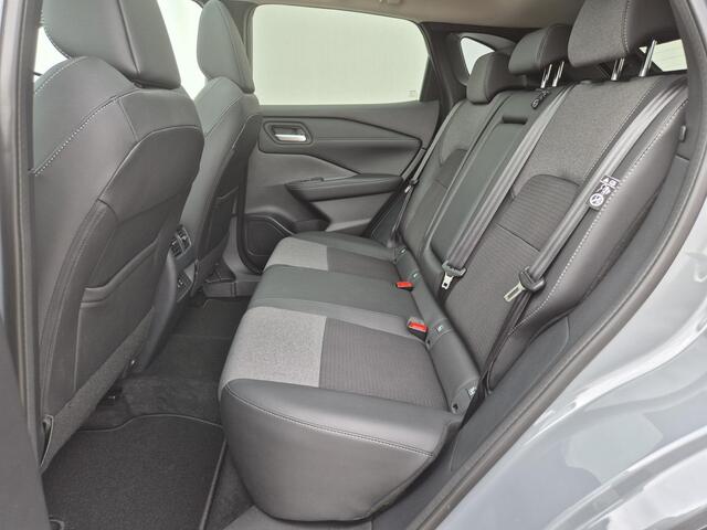 Nissan QASHQAI 1.3 MHEV Xtronic N-Connecta Automaat / HUD / Nieuw Model / Facelift / Design Pack / Cold Pack / Allseason banden / Trekgewicht 1800 kg / Stuur-, Stoel en Voorruitverwarming / Elektrische achterklep /Rondomzicht camera / Adaptief CC /