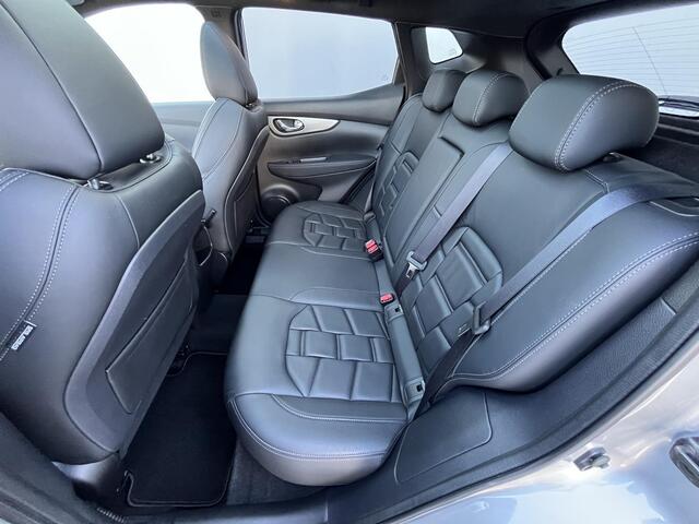 Nissan QASHQAI 1.3 DIG-T Tekna + Automaat / Trekhaak (Trekgewicht 1.500kg) / Panoramadak / Cruise- en Climate Control / Apple Carplay & Android Auto / Keyless Entry & Start / Navigatie full map / Voorruit- en Stoelverwarming / Elektrisch Verstelbare Voorstoelen met gehe