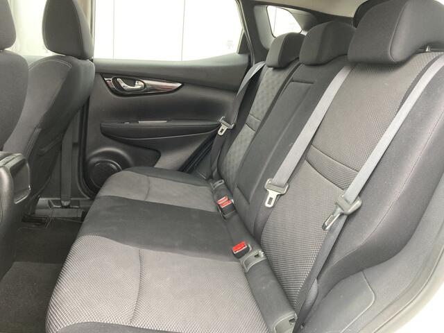 Nissan QASHQAI 1.2 N-Connecta Automaat | Trekhaak | Stoelverwarming | Navigatie