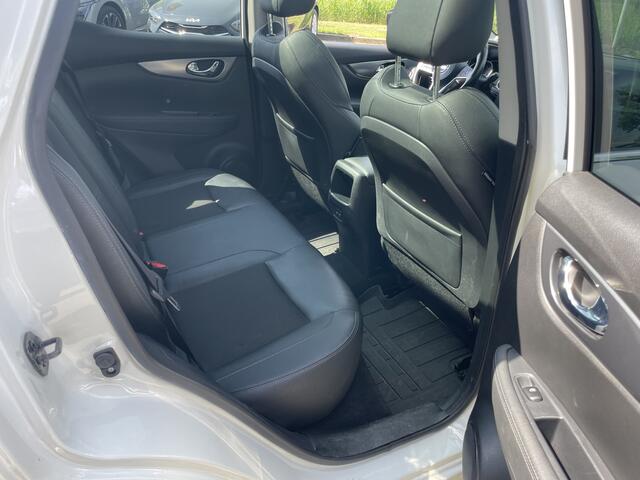 Nissan QASHQAI 1.3 DIG-T Tekna // PanoDak // Leder // Trekhaak // Info 0492-588974