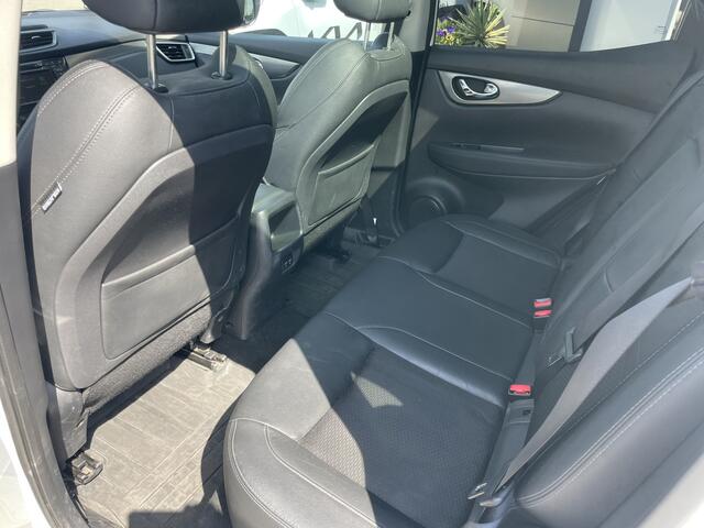 Nissan QASHQAI 1.3 DIG-T Tekna // PanoDak // Leder // Trekhaak // Info 0492-588974