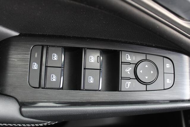 Nissan QASHQAI 1.3 MHEV Business Access Rondom camera | Dodenhoeksensor | Stoel/Stuur verwarmd | Navi