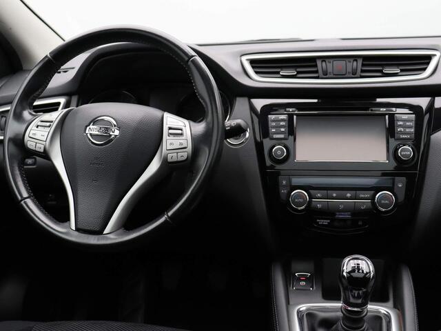 Nissan QASHQAI 116pk N-Connecta | 360 graden camera | panorama dak | climate control | 18 inch velgen |