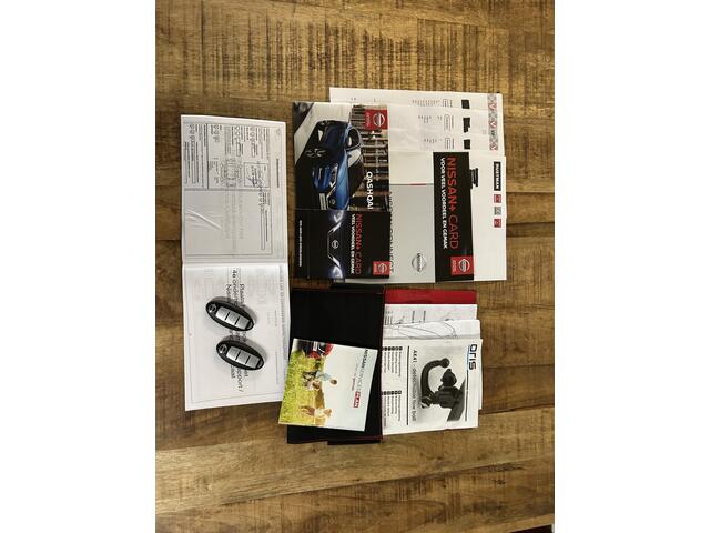 Nissan QASHQAI 1.3 DIG-T N-Connecta nieuwstaat 63.000 km panodak