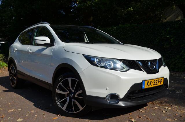 Nissan QASHQAI 1.2 N-Connecta Navi/Pdc/Ecc/Panoramadak/360 graden camera/Trekhaak/Extra getint glas