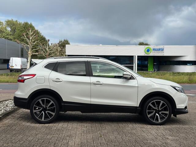 Nissan QASHQAI 1.2 Tekna Automaat '' Trekhaak - Allseasonbanden - 360 Camera ''