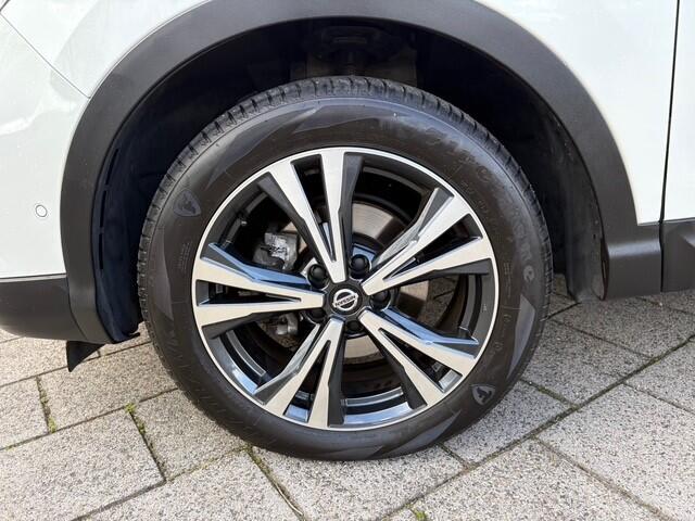Nissan QASHQAI 1.3 DIG-T Tekna | Navi | Camera 360 | Trekhaak | 93680 km Dealeronderhouden