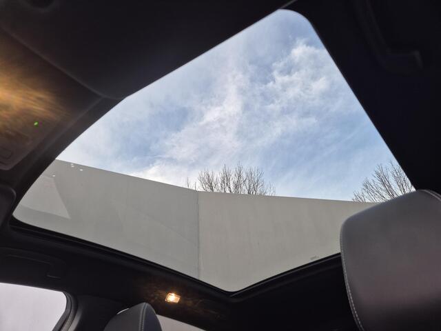 Nissan QASHQAI 1.3 MHEV Xtronic Tekna Plus / Nieuw Model / Facelift / HUD / Panoramadak / Stoel met massage functie / Trekgewicht 1800 kg / Elektrische achterklep / Rondomzicht camera / Stuur-, Stoel en Voorruit verwarming /