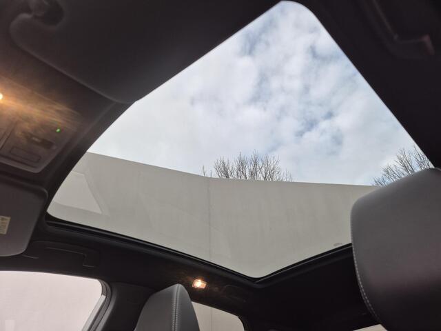 Nissan QASHQAI 1.3 MHEV Xtronic Tekna Plus Automaat / Nieuw model / Facelift / HUD / Panoramadak / Trekgewicht 1800 kg / Stuur-, Stoel en Voorruit verwarming / Elektrische achterklep / Stoel met massage functie /